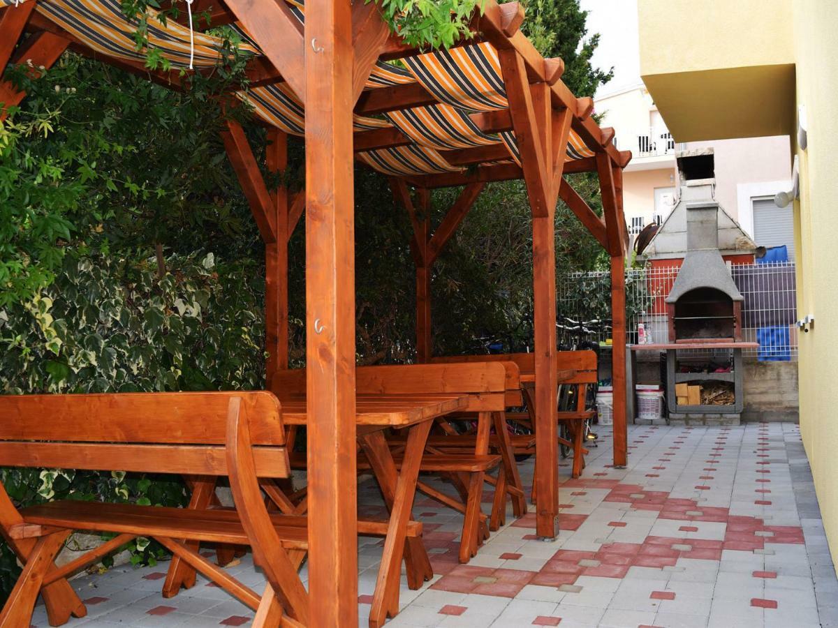 Iva Apartmani Tribalj Exterior foto
