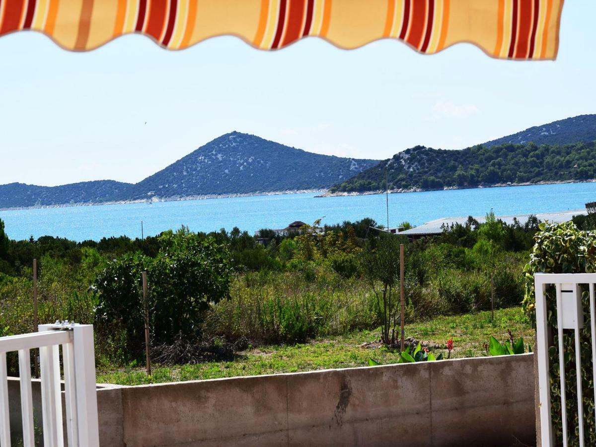 Iva Apartmani Tribalj Exterior foto