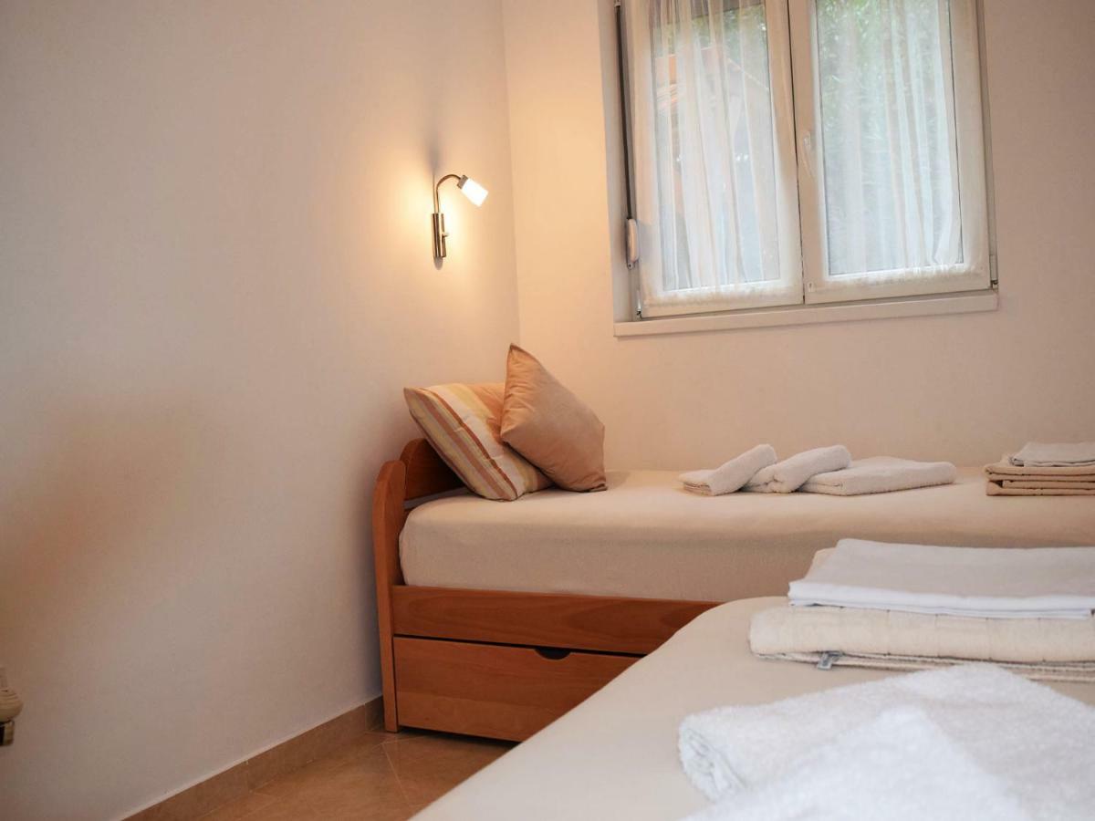 Iva Apartmani Tribalj Exterior foto